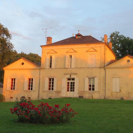 Aux Trois Fontaines Bed & Breakfast Eynesse ภายนอก รูปภาพ