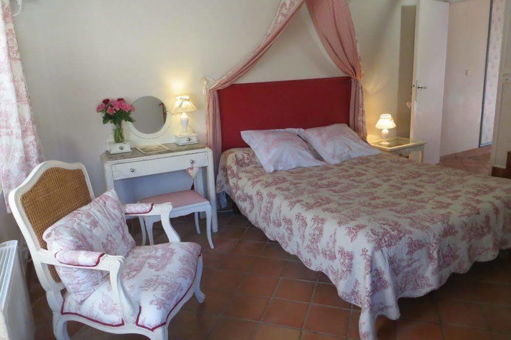 Aux Trois Fontaines Bed & Breakfast Eynesse ภายนอก รูปภาพ