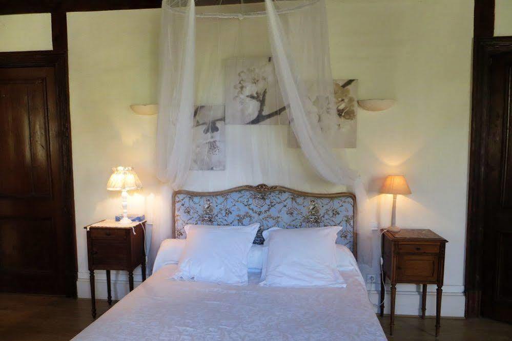 Aux Trois Fontaines Bed & Breakfast Eynesse ภายนอก รูปภาพ