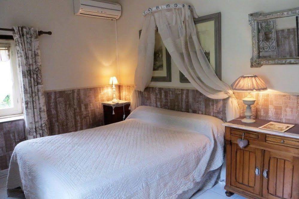 Aux Trois Fontaines Bed & Breakfast Eynesse ภายนอก รูปภาพ