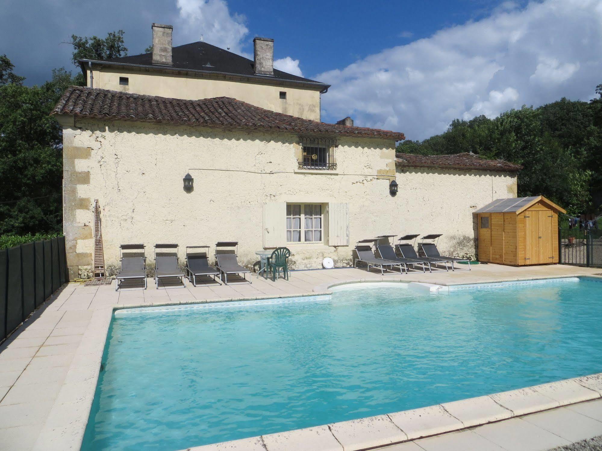 Aux Trois Fontaines Bed & Breakfast Eynesse ภายนอก รูปภาพ