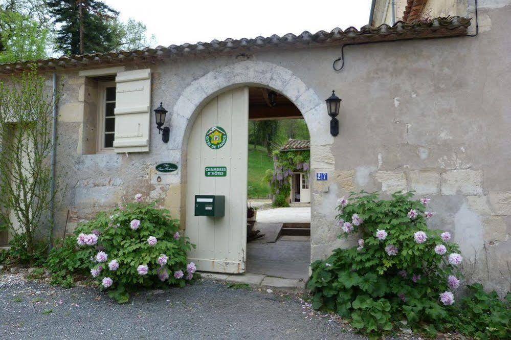 Aux Trois Fontaines Bed & Breakfast Eynesse ภายนอก รูปภาพ