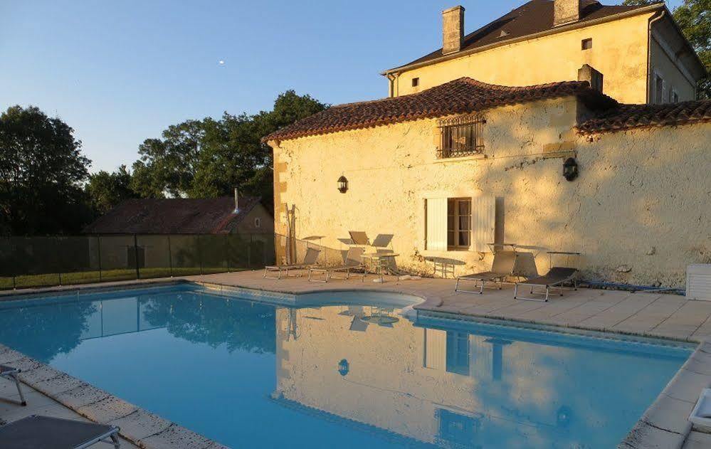 Aux Trois Fontaines Bed & Breakfast Eynesse ภายนอก รูปภาพ