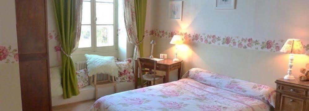Aux Trois Fontaines Bed & Breakfast Eynesse ภายนอก รูปภาพ